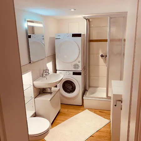 FELIX LIVING 2, Zentrale 2-Personen Wohnung mit Oberhausblick&Parkplatz Apartment